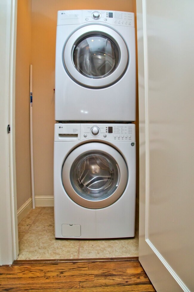 Foto del edificio - 1215 Rosedale St