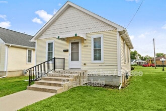 Building Photo - 2203 Ottawa Ave
