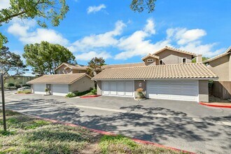 Building Photo - 1390 Palomar Pl