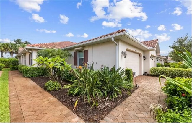 Building Photo - ***STUNNING 2 BED + DEN/2 BATH***MANCHESTE...