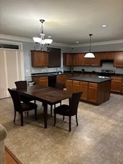 Foto del edificio - Room in House on Milpass Dr