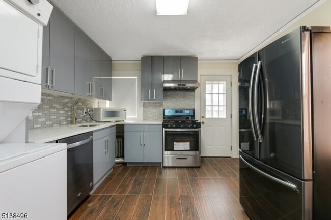 Building Photo - 22 Meeker Pl