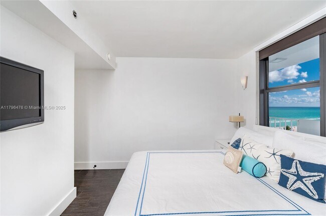 Foto del edificio - 4301 Collins Ave