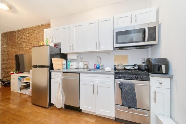 Foto del edificio - 2 bedroom in New York NY 10036