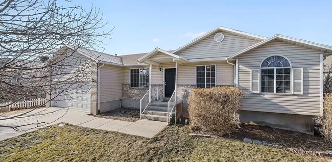 Building Photo - 1829 N 2600 W