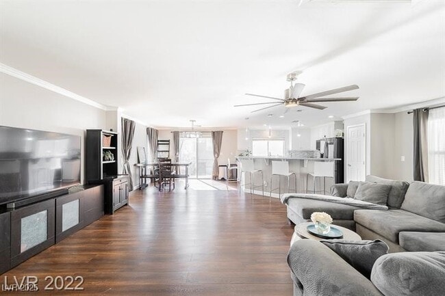 Foto del edificio - 9761 Splendor Sky Ave