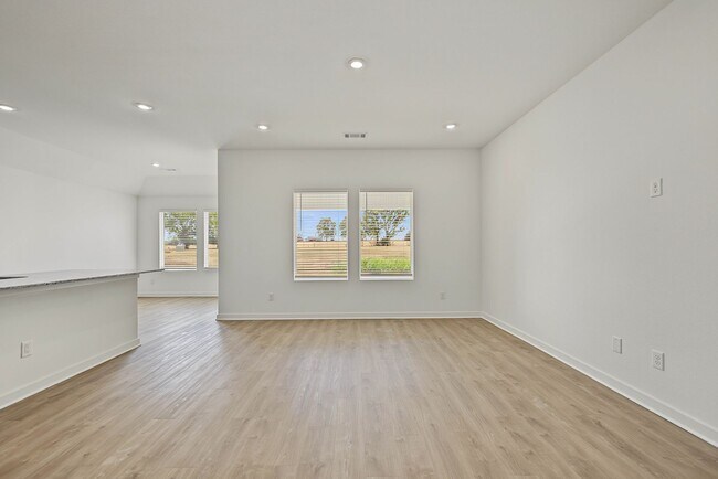Building Photo - 530 Riggs St