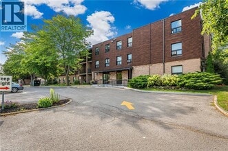 Building Photo - 4209 Hixon St