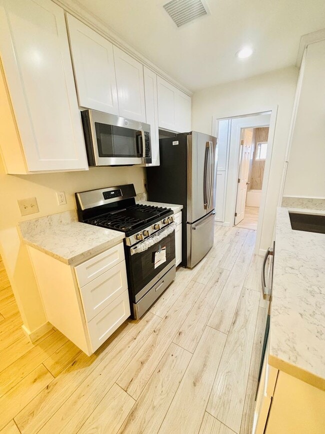 Building Photo - Beautiful 1 bedroom 1 Bathroom