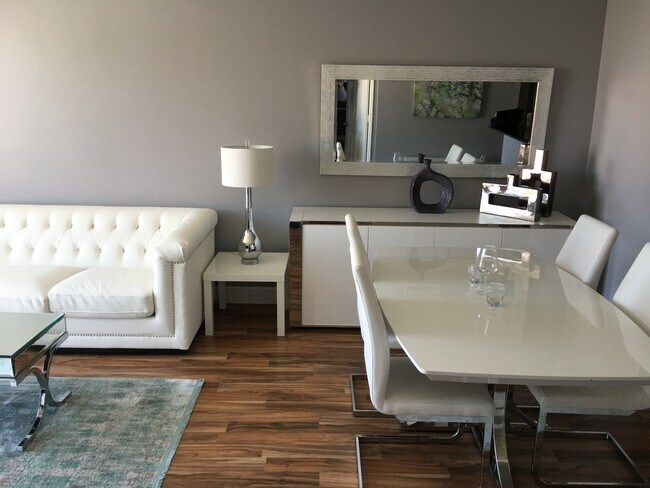 Foto del edificio - 630 S Sapodilla Ave
