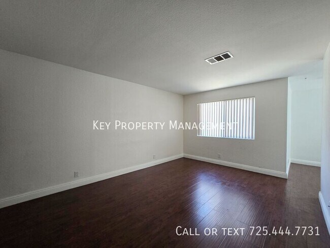 Foto del edificio - 1858 N Decatur Blvd