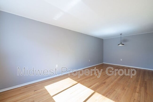 Building Photo - 2507 S Big Bend Blvd