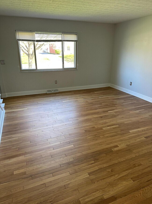 Foto del edificio - 4865 Dierker Rd