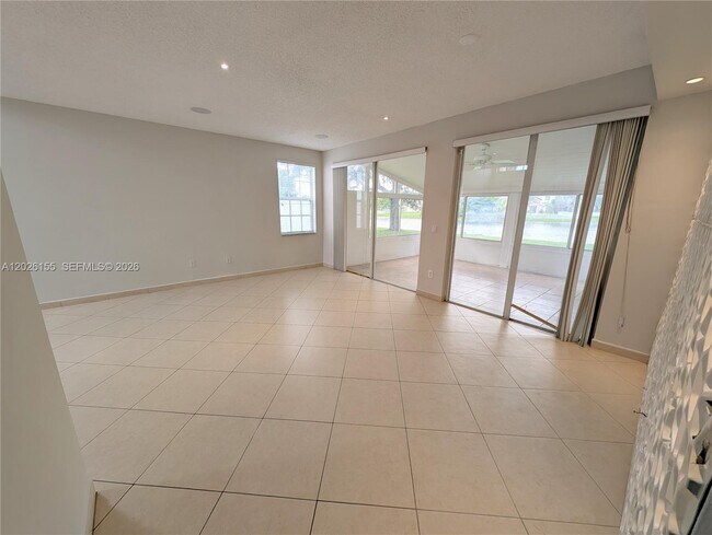 Foto del edificio - 15320 NW 6th Ct