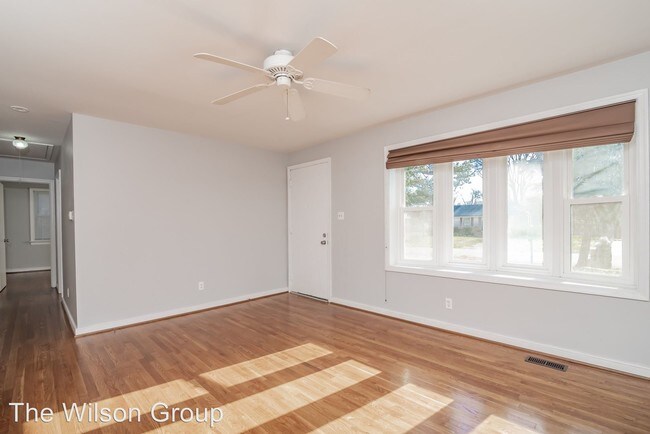 Building Photo - 3 br, 1 bath House - 2712 Omega Road