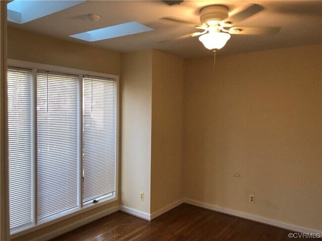 Building Photo - 12415 New Point Dr