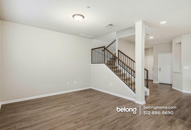 Building Photo - 516 E Slaughter Ln