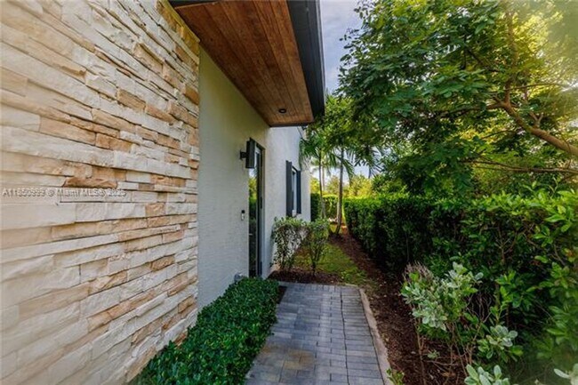 Building Photo - 10590 NW 78th Terrace