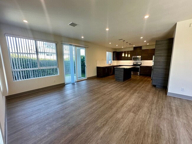 Foto del edificio - 6548-6550 W 86th Pl