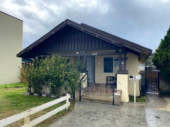 Foto del edificio - 432 N Maclay Ave