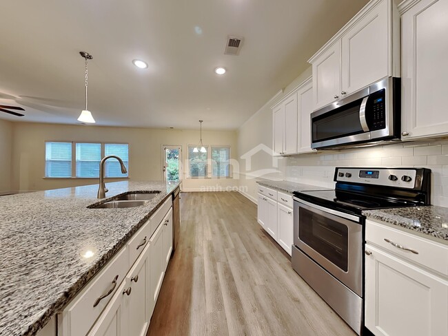 Building Photo - 317 Golf Rd