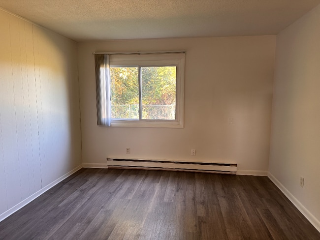 Building Photo - 10 Belchertown Rd