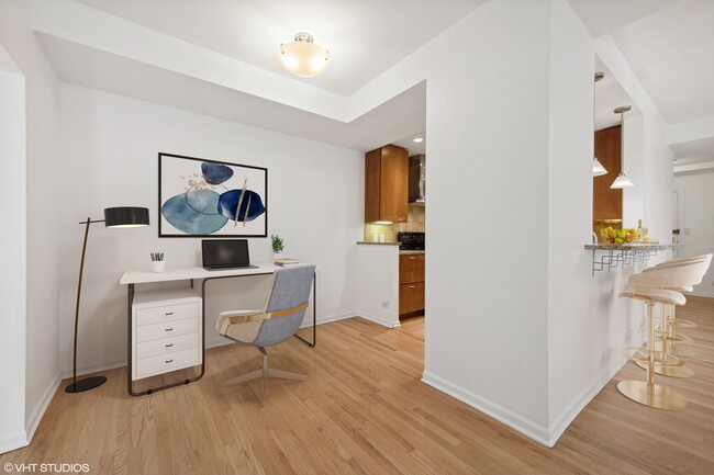 Foto del edificio - 2100 N Lincoln Park W