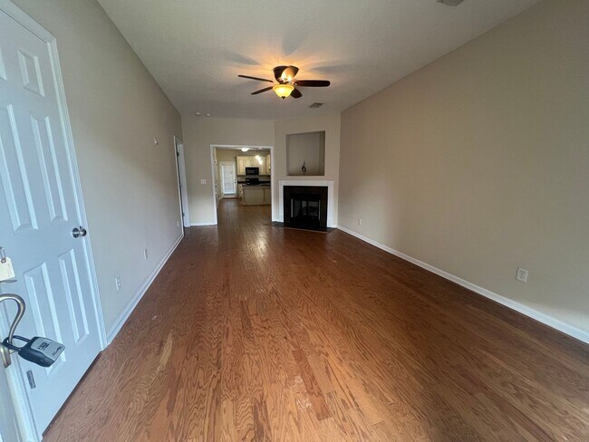 Building Photo - 6513 Covington Villas Dr
