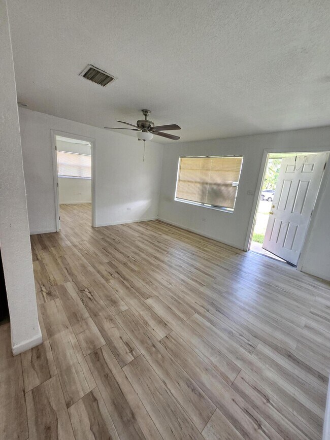 Foto del edificio - 232 SW 15th Ave