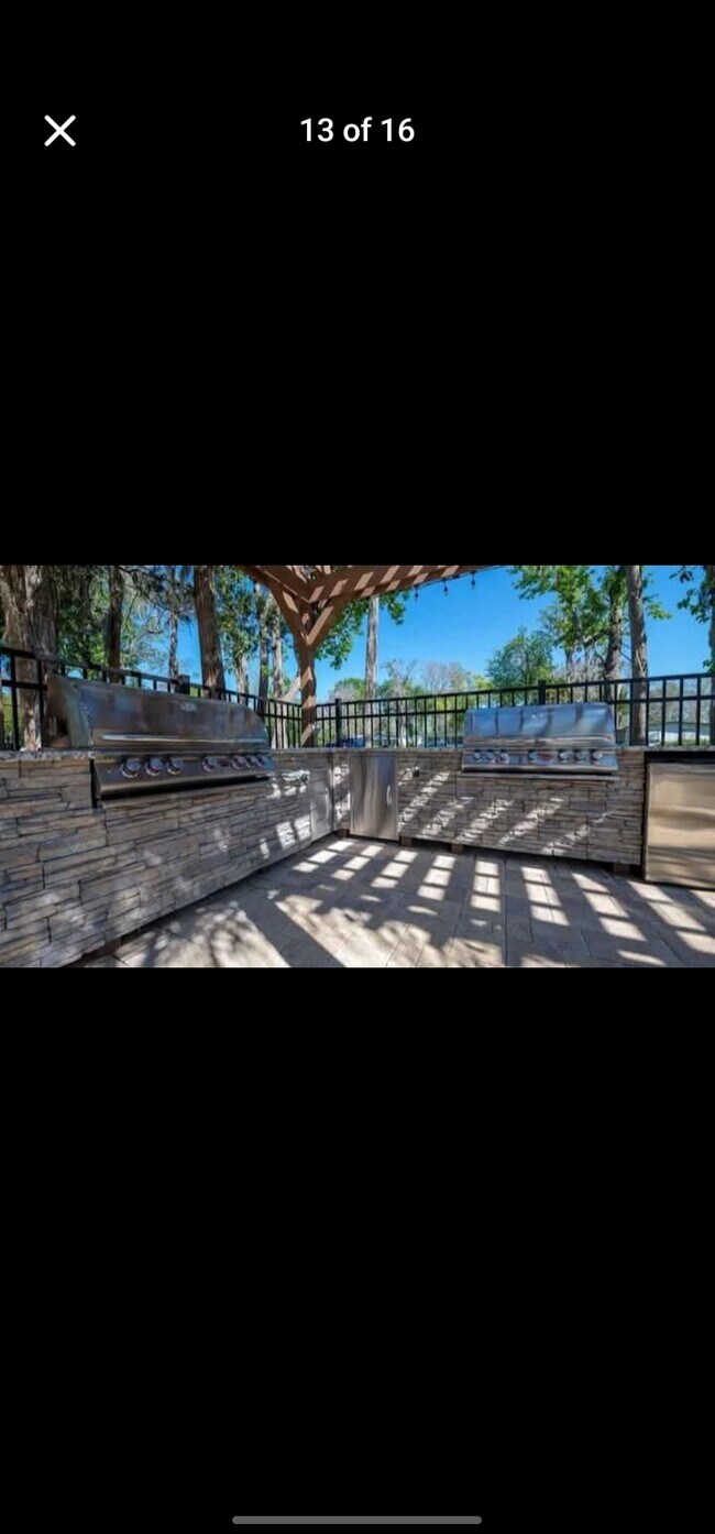 Foto del edificio - 82 Maple in the Wood