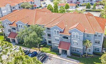 Building Photo - 18001 Richmond Pl Dr