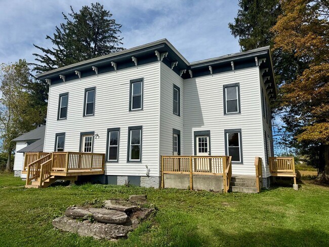Foto del edificio - Amazing Remodeled Farm Home