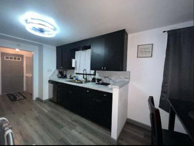 Foto del edificio - 556 Brady Mountain Rd