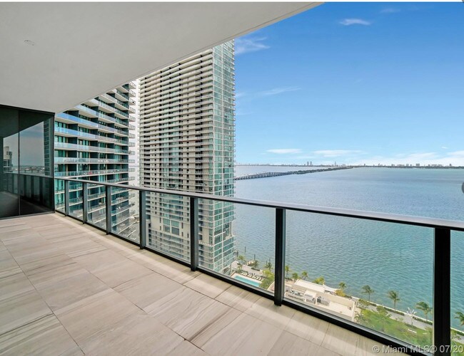 Foto del edificio - 480 NE 31st St