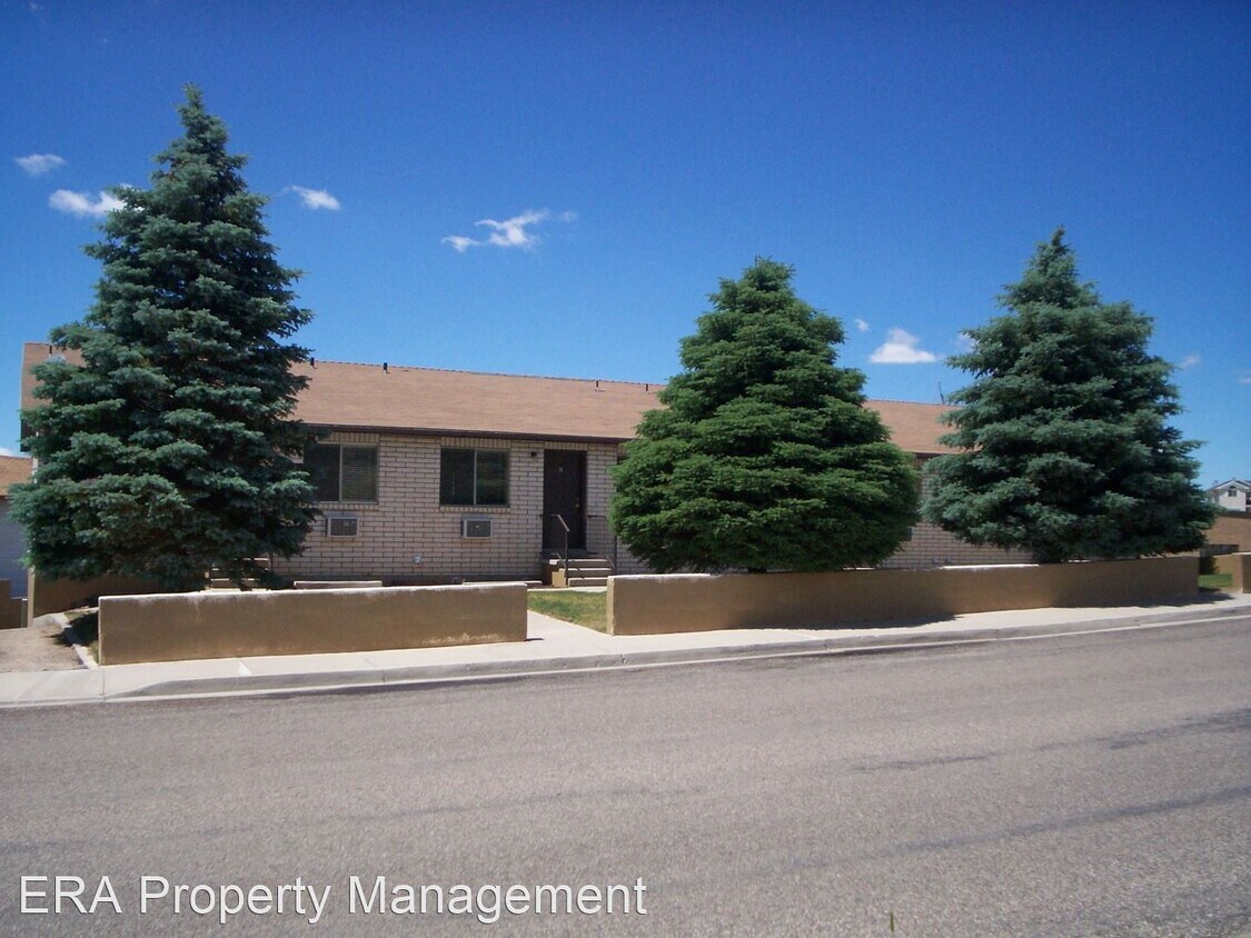 Primary Photo - 2 br, 1 bath Apartment - 506 E 1935 N 4