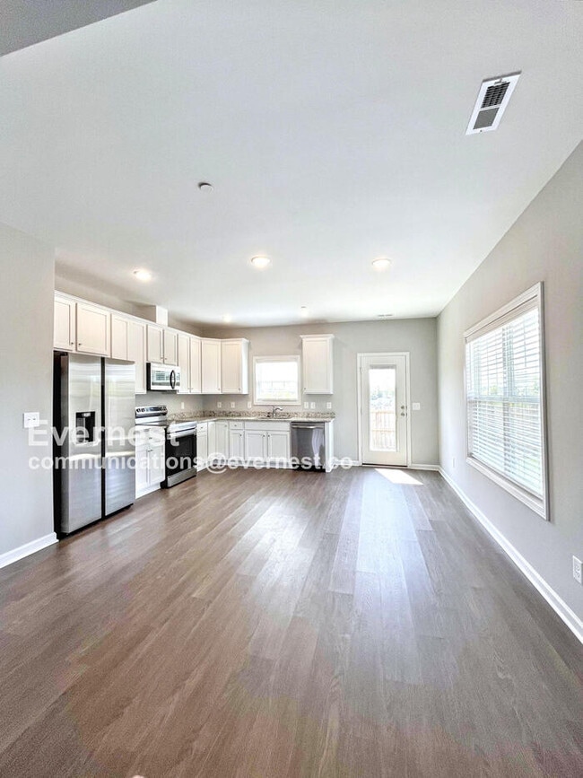 Foto del edificio - 1305 Ventura Ln