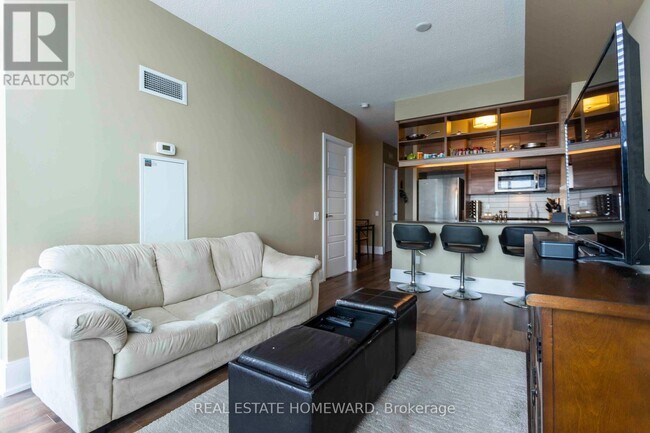 Photo du bâtiment - 15 Viking Ln