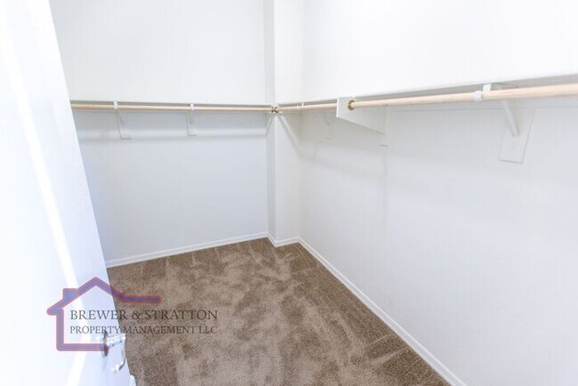 Building Photo - 2818 S LYNCH - 4BR 2.5BA Hawes/Guadalupe