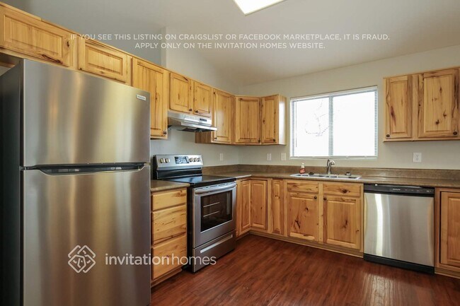 Building Photo - 15303 W Hope Dr