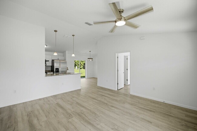 Building Photo - 3BR/2BA Home | Granite Counters, LVP Flooring, Washer/Dryer & Large Yard