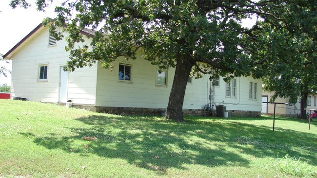 Building Photo - 8392 S US Highway 69