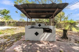 Building Photo - 440 NW 30th Terrace