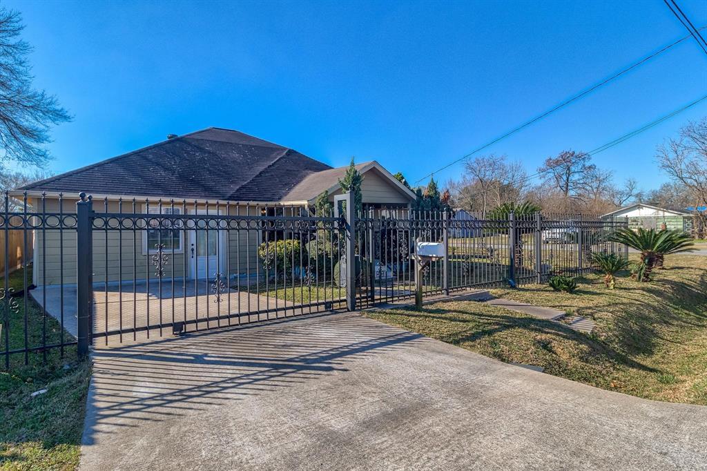 Foto principal - 8004 Mendez St