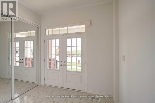 Photo du bâtiment - 359 Gordon Krantz Ave