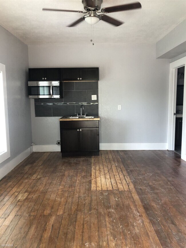 Building Photo - 1 br, 1 bath Duplex - 211 Robert E Lee C -...