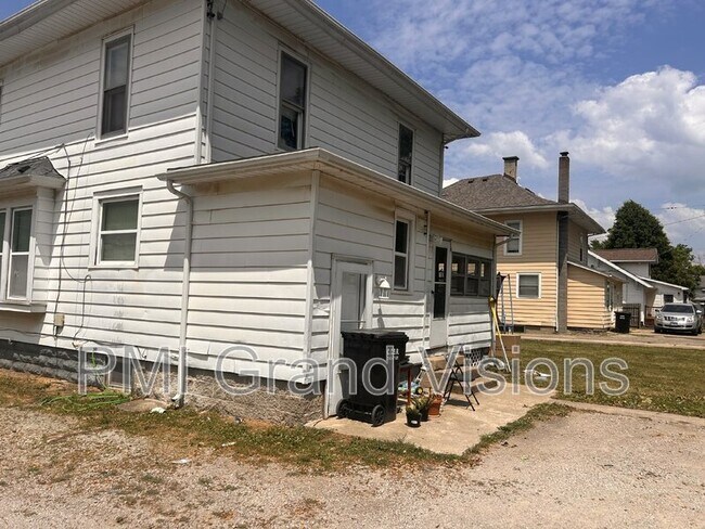 Building Photo - 216 Polk Ave
