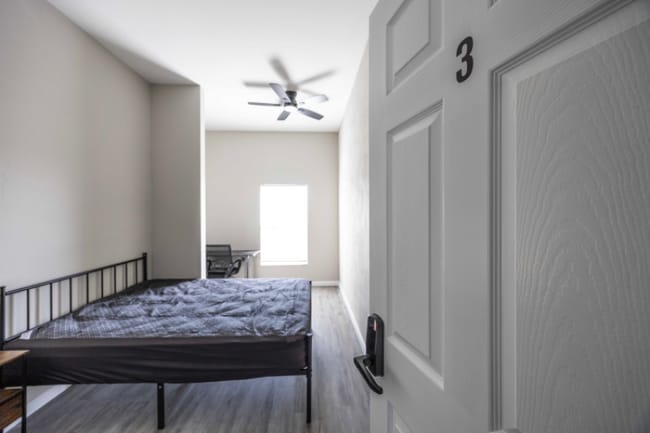 Building Photo - 3300 NW 15th Ln