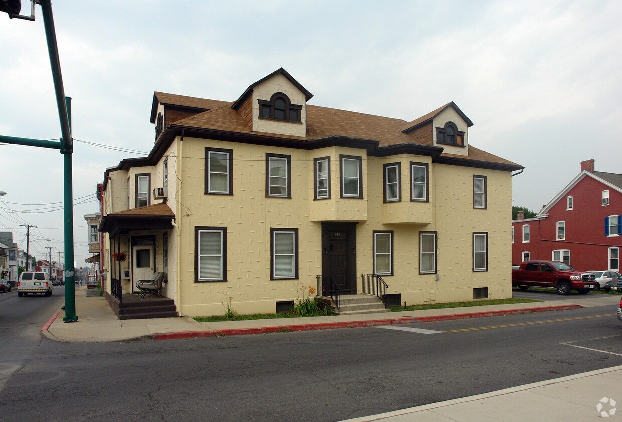 Building Photo - 145 E North Ave