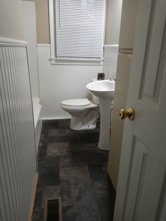 1059 8th St, Petersburg, VA 23803 House for Rent in Petersburg, VA