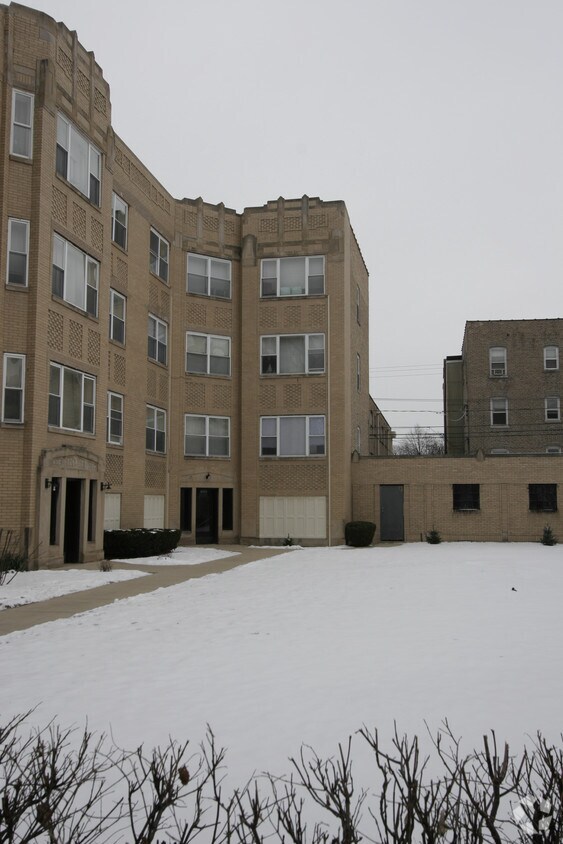 Foto del edificio - 8025 Kilpatrick Ave